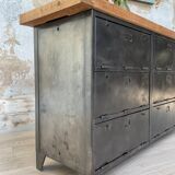 Industrial row in metal and oak.