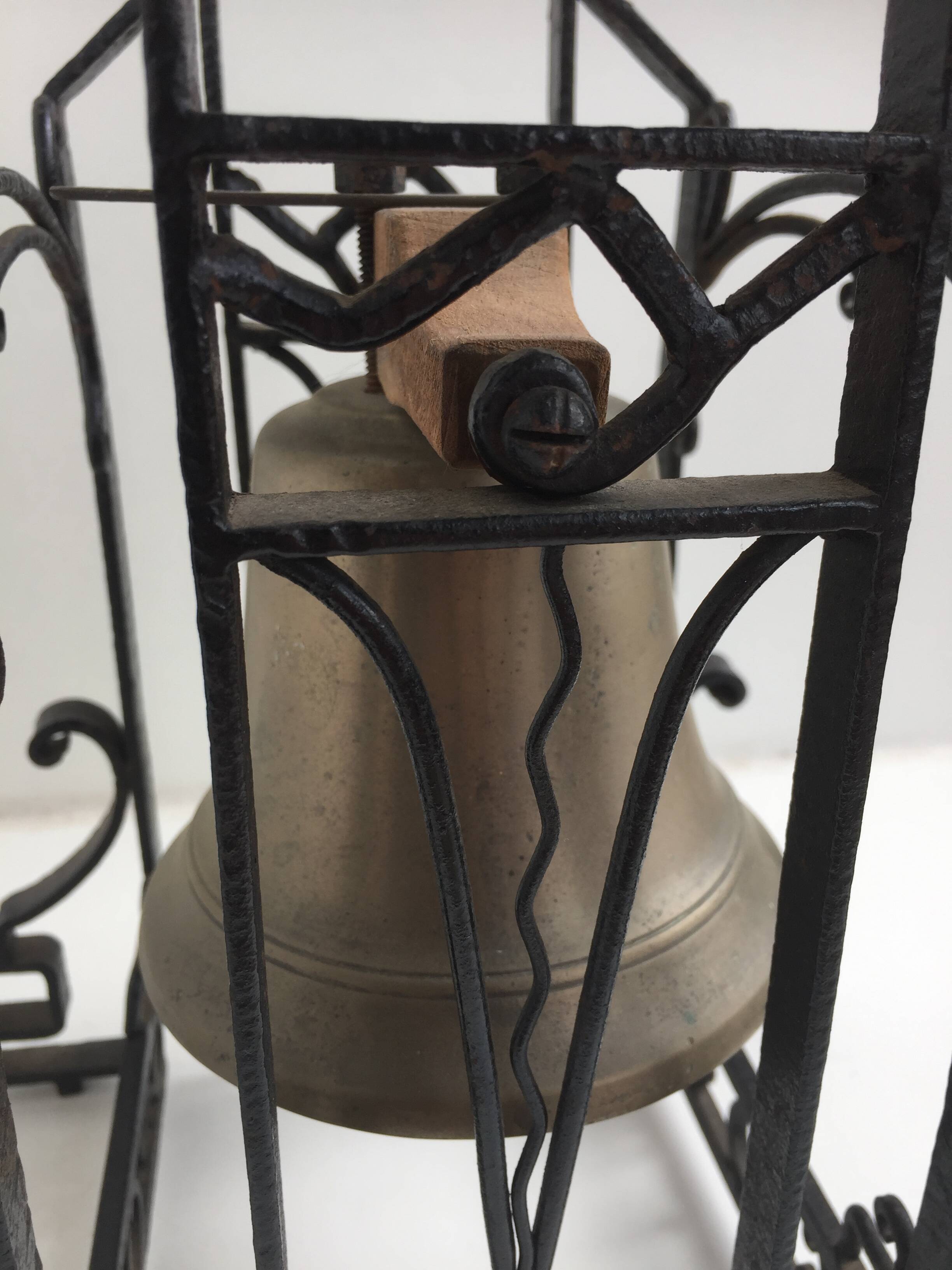 Cloche avec support fer forgé art déco