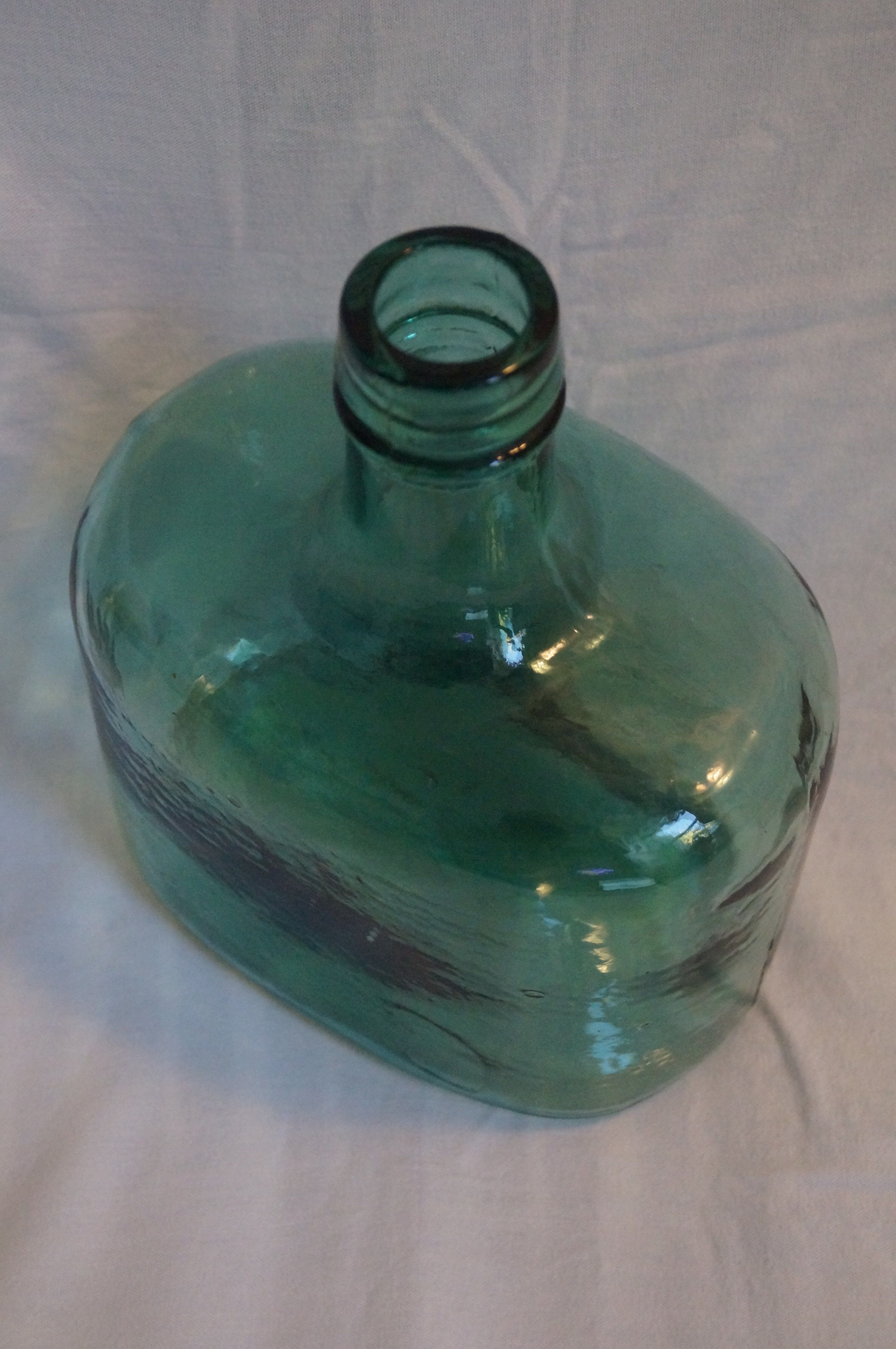 Oval demijohn