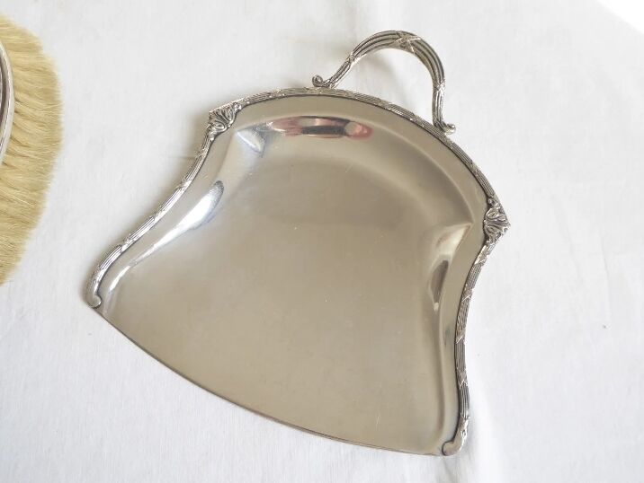 Silver metal crumb pick-up