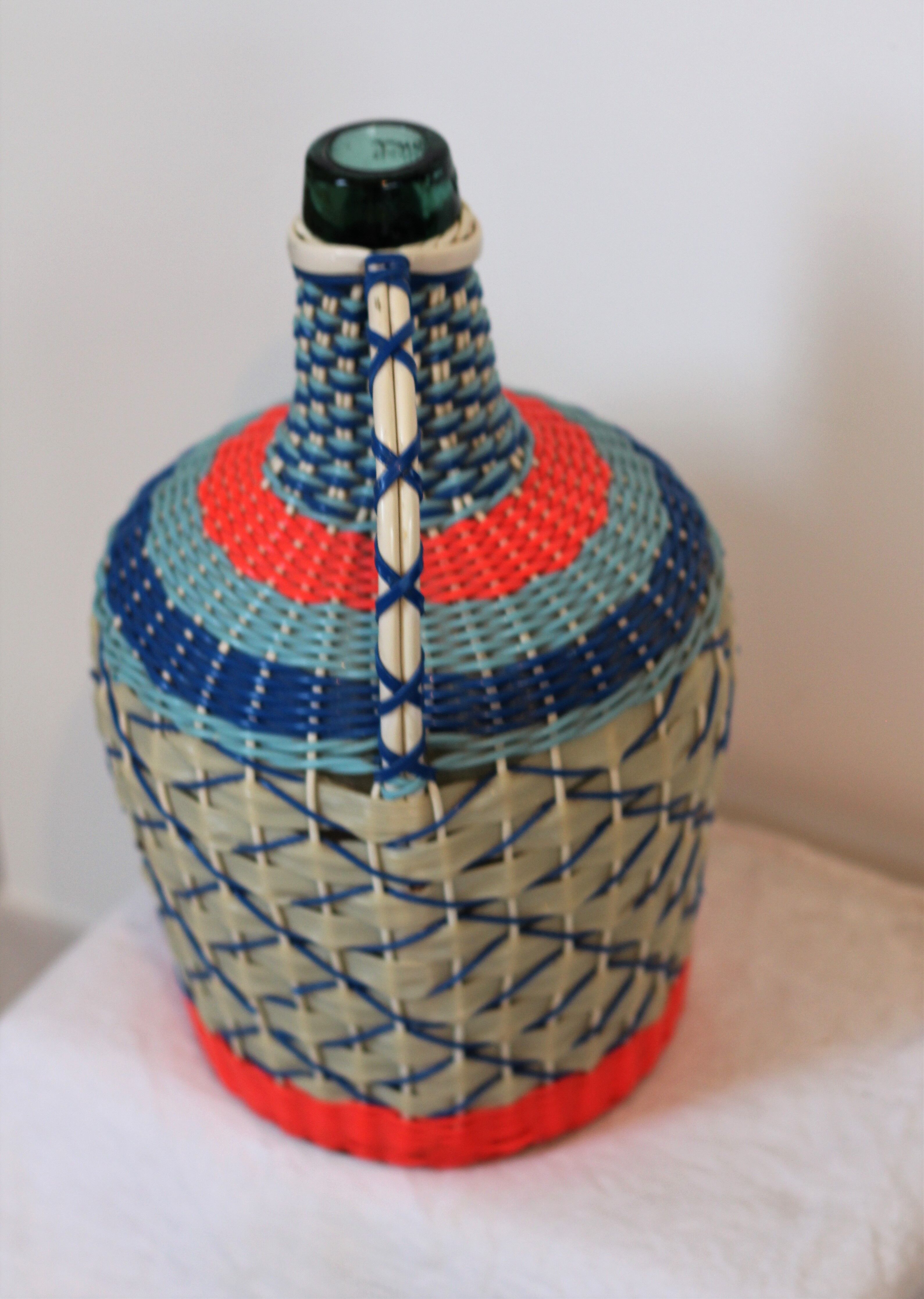 Scoubidou demijohn