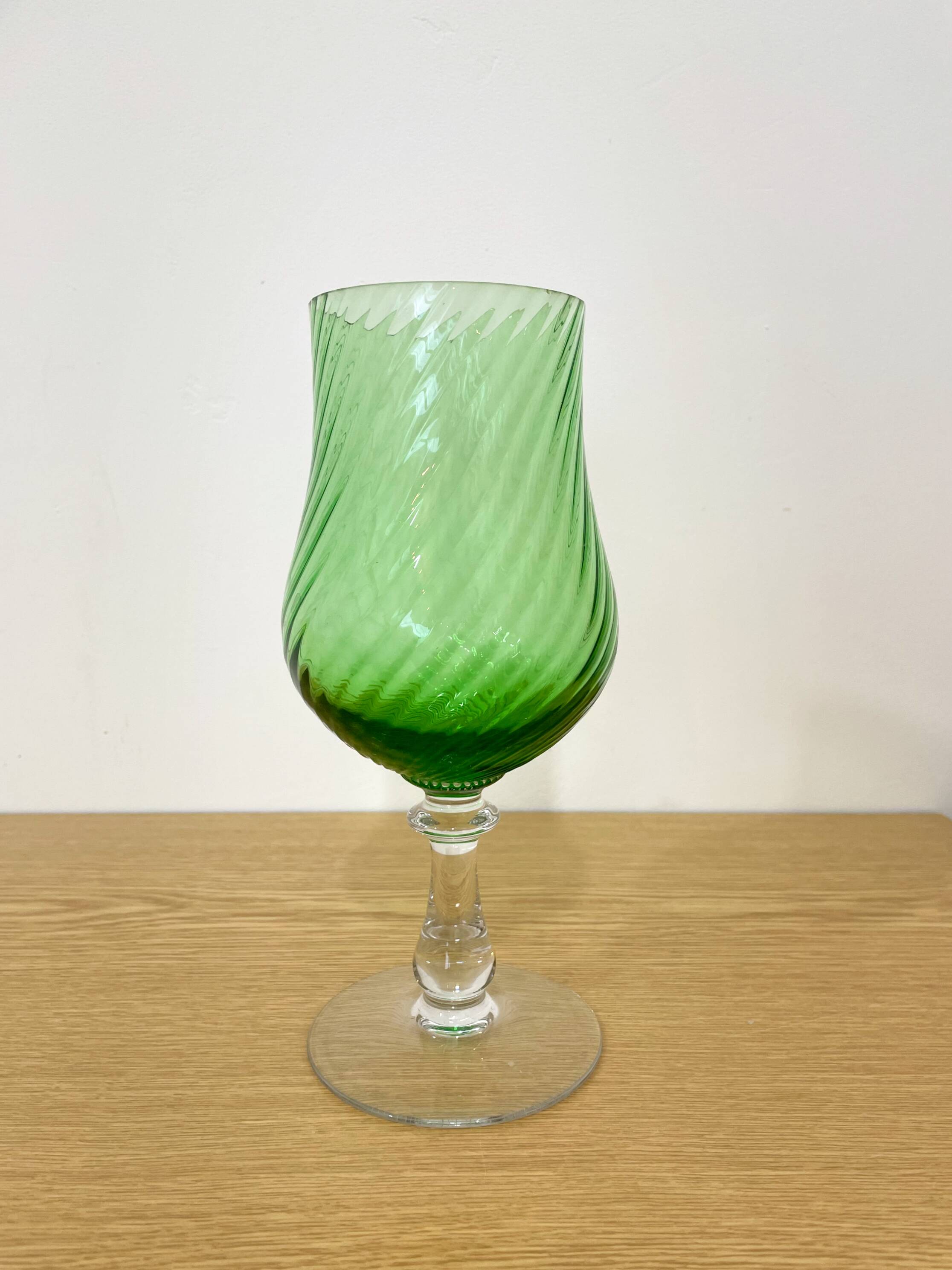Vase en forme de verre