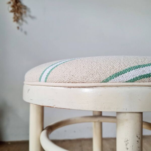 Tabouret vintage en bois courbé style Baumann, assise toile à rayures