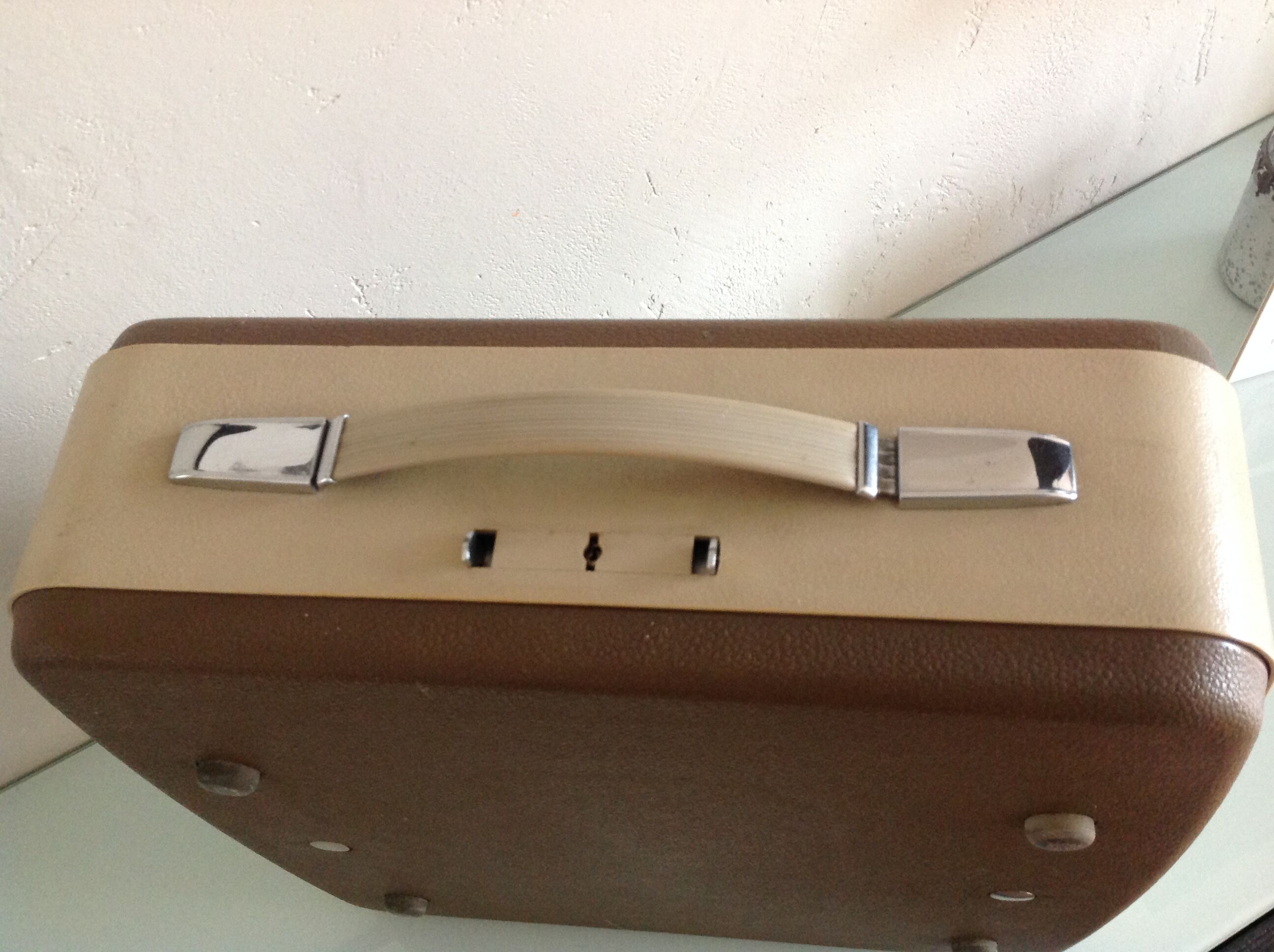 Triumph Gabriele E beige/ vintage 60s writing machine