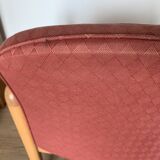 Powder pink armchair - light wood