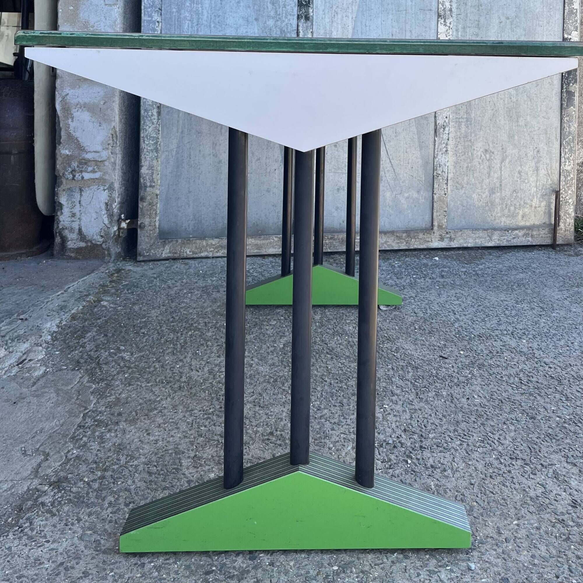 Paire de tables Années 80 Post-modernes