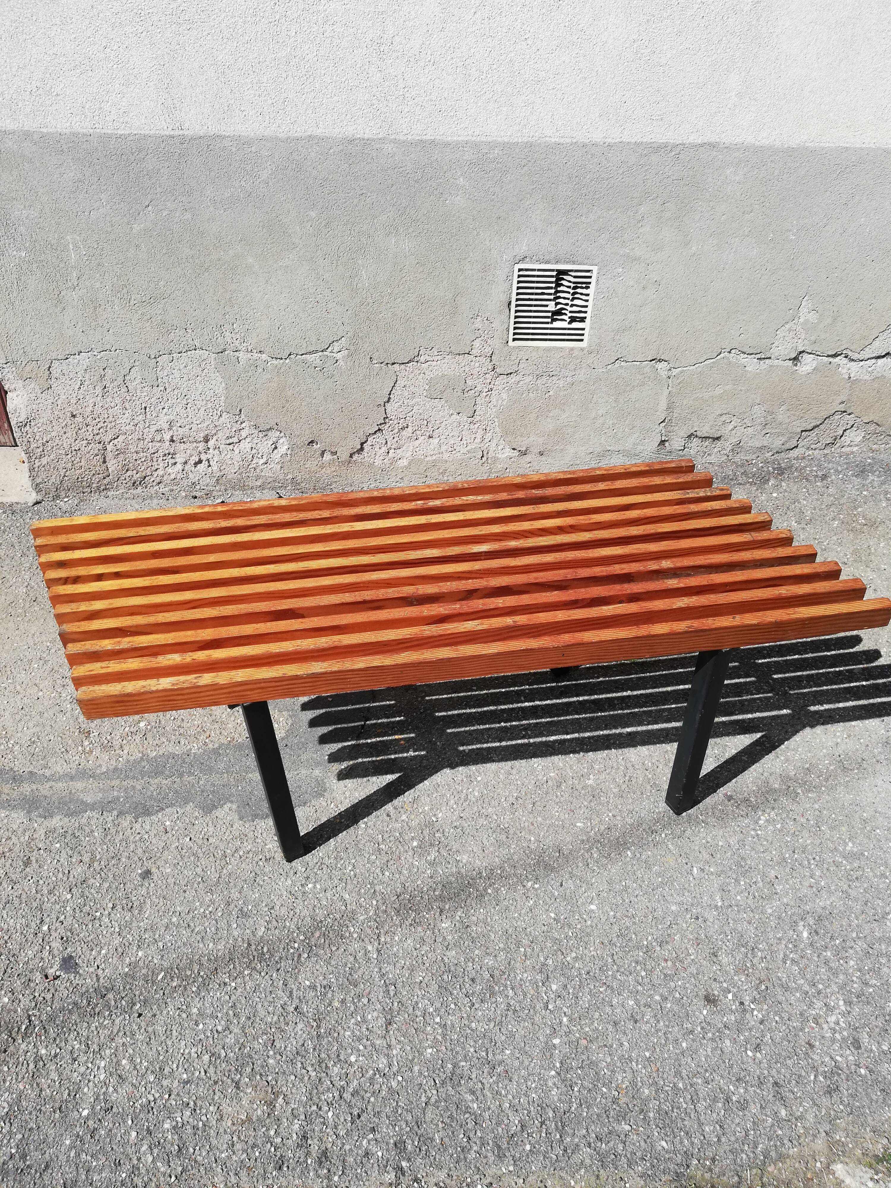 Banc vintage métal et lattes de bois
