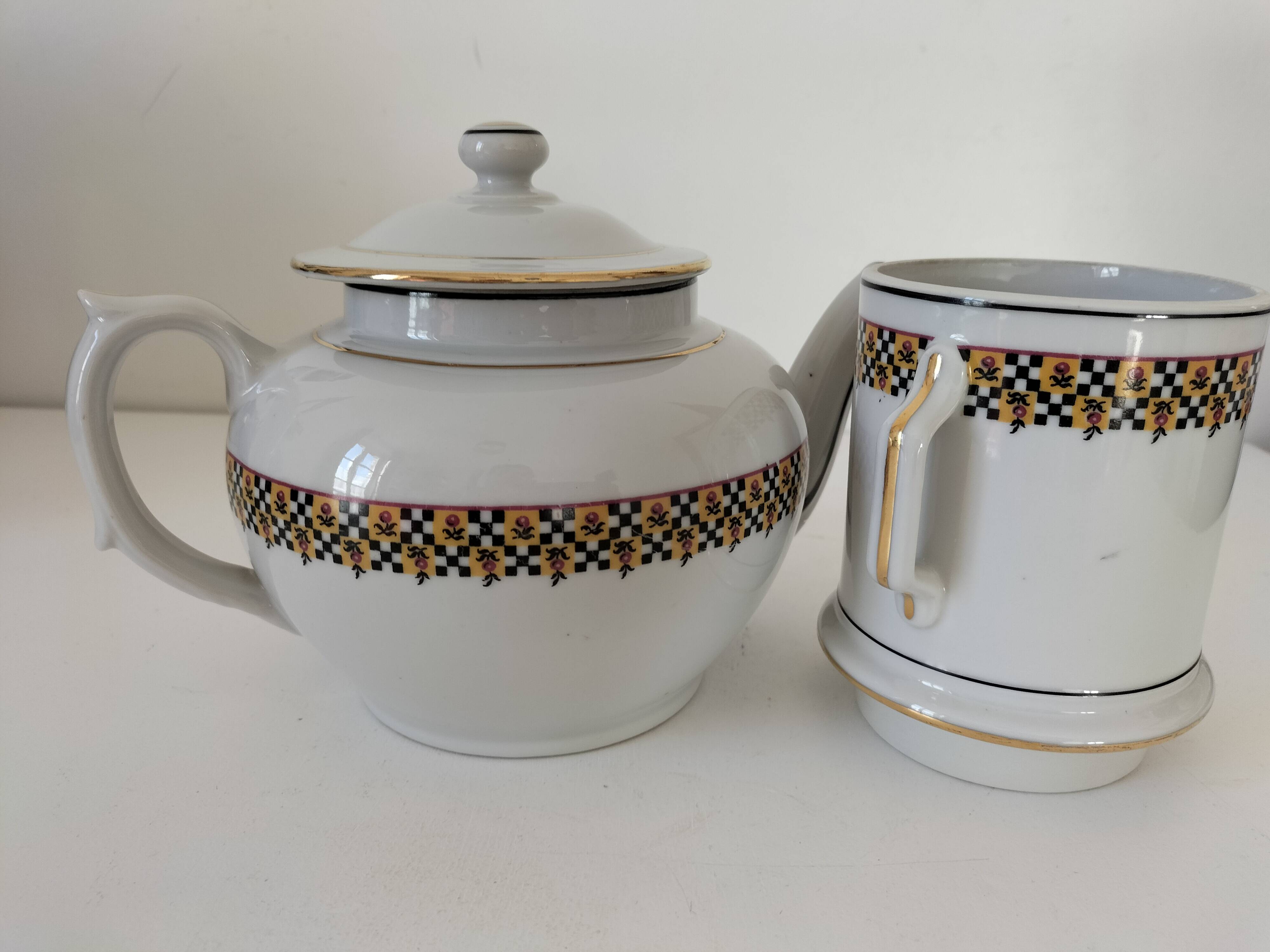 Art Deco filter coffee maker in Limoges porcelain by Balleroy Frères