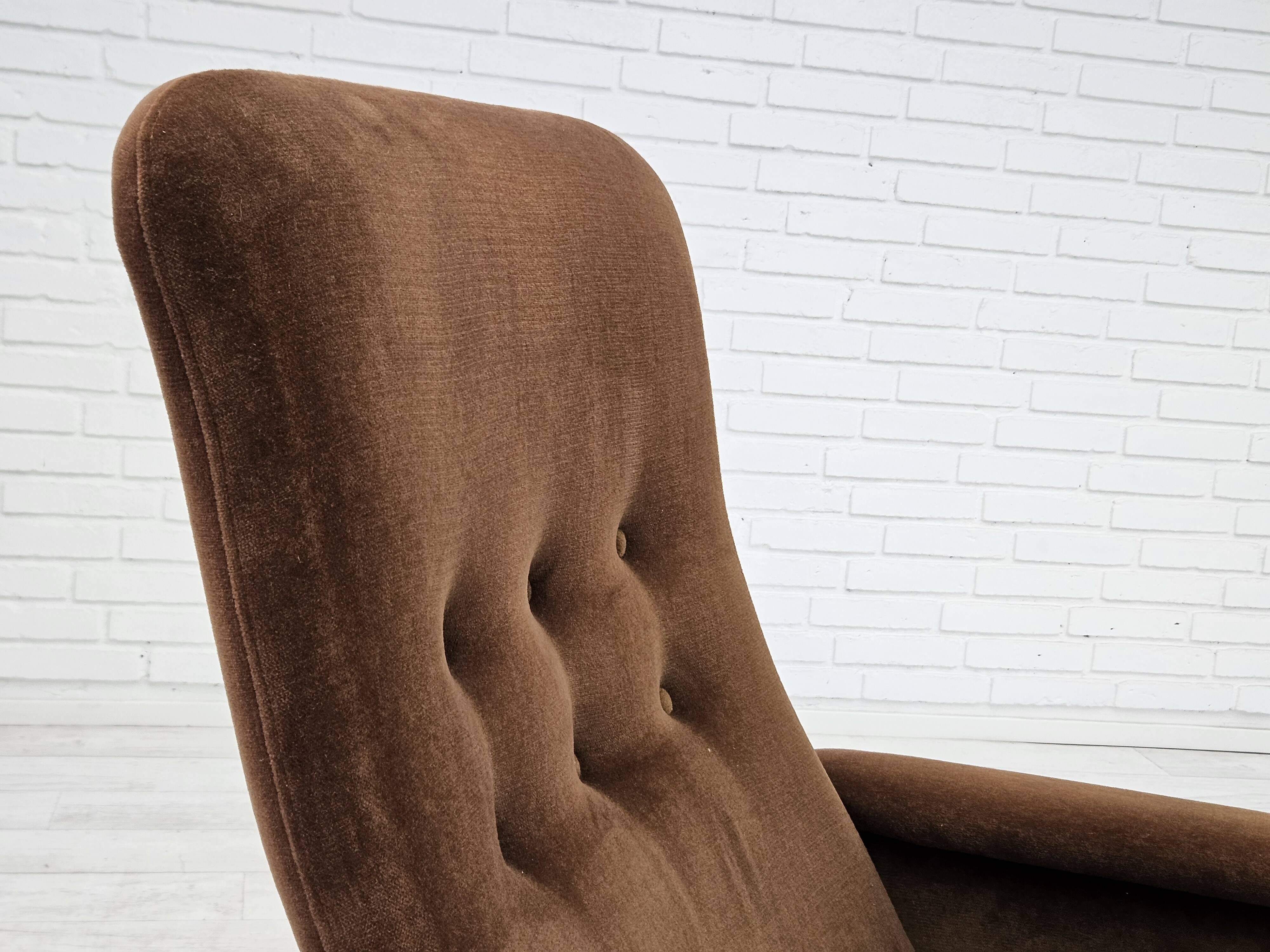 Années 1970, chaise pivotante scandinave vintage, velours, état d'origine.