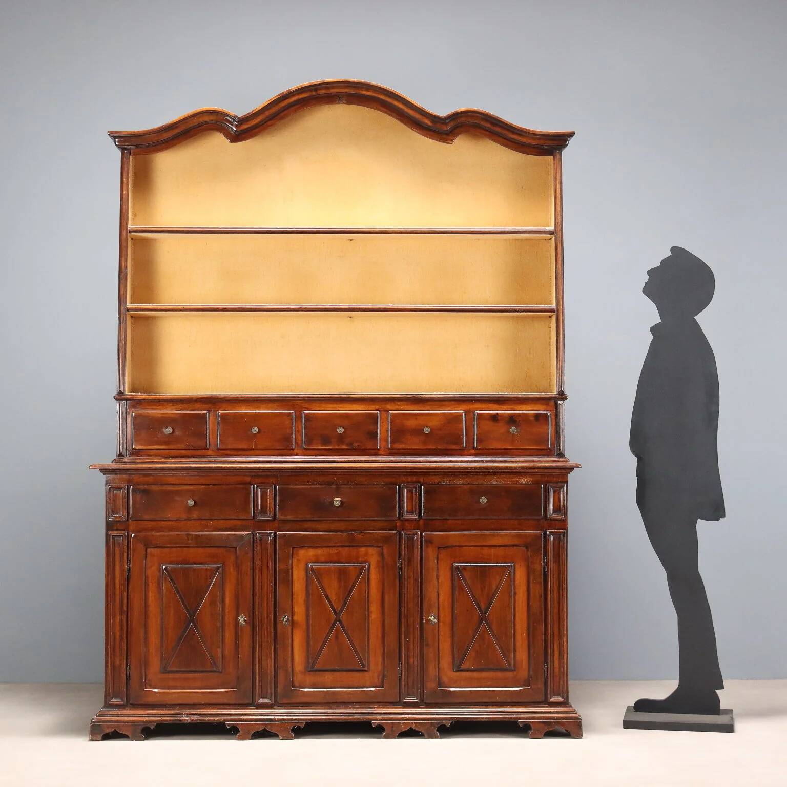 Baroque-style antique walnut buffet, Italy, 20th century.