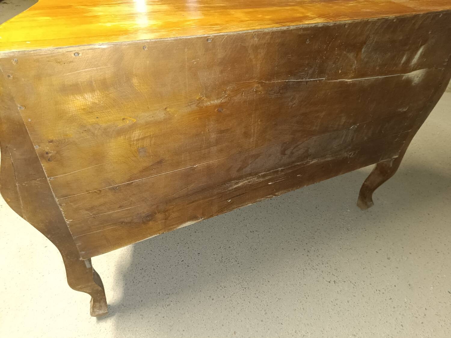 Bordeaux walnut chest of drawers