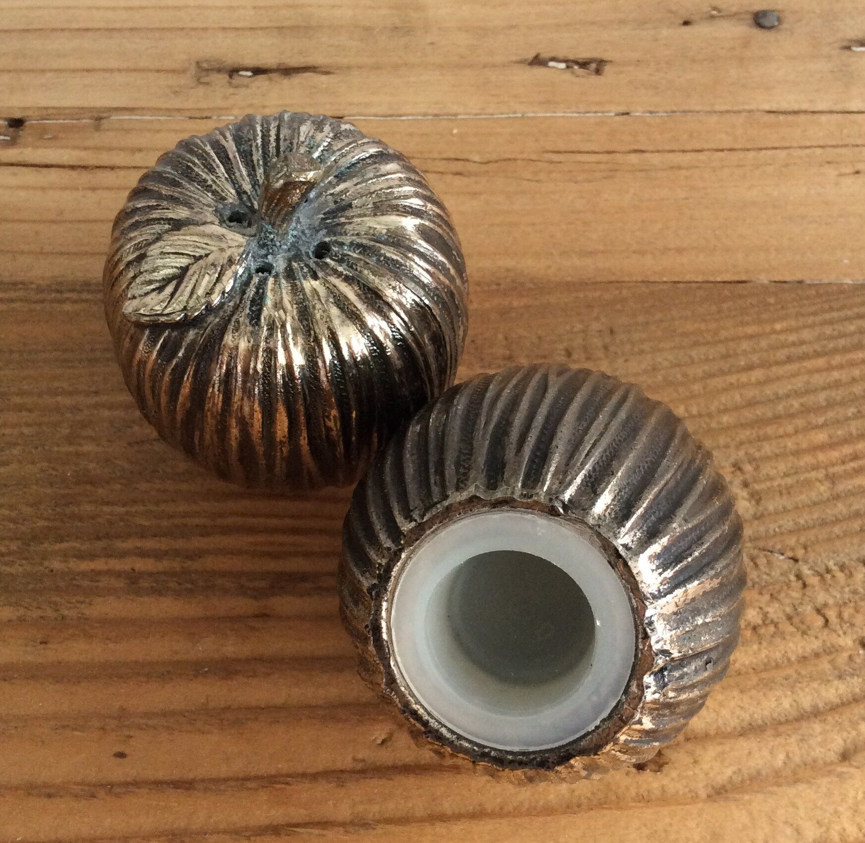 small apple metal salt ingsel