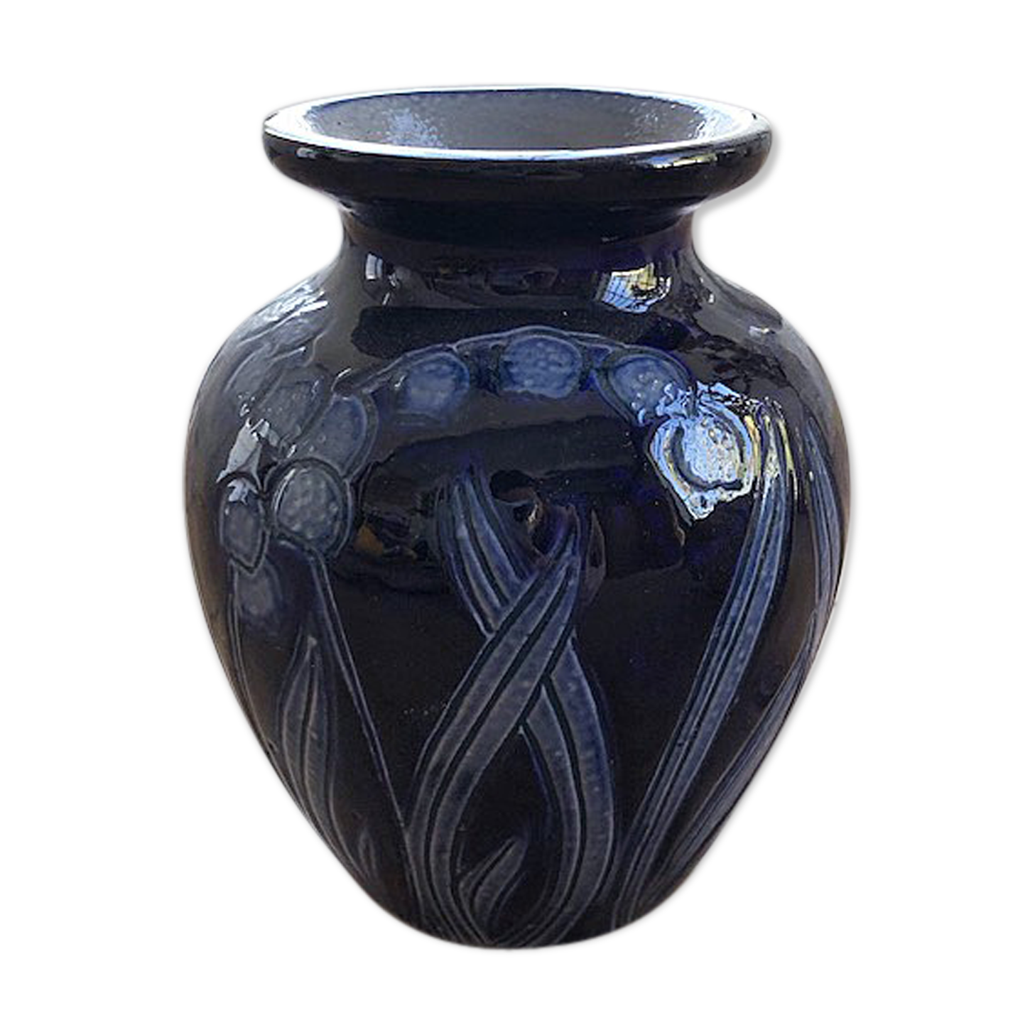 Artisan vase with floral motifs