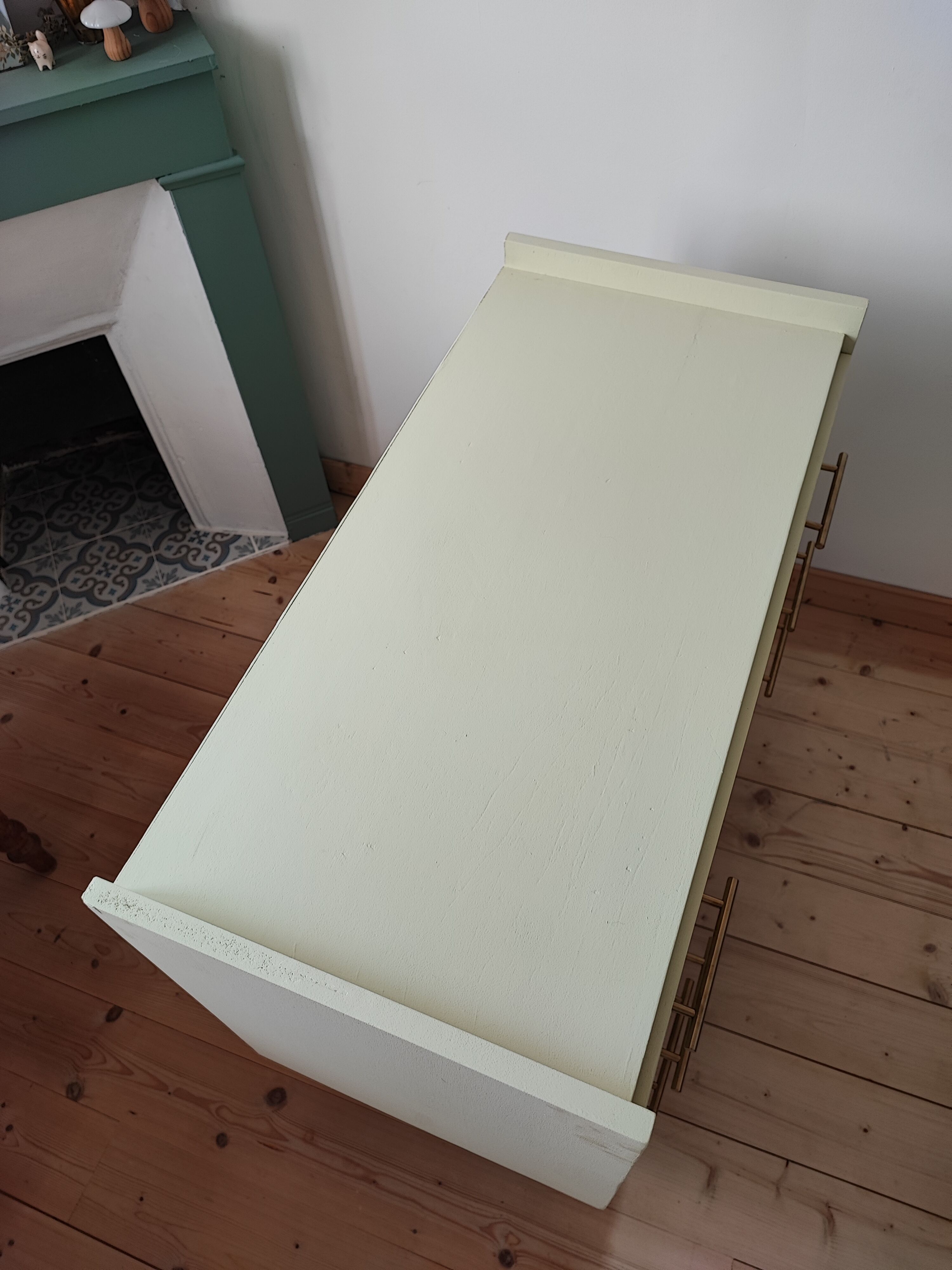Vintage verbena chest of drawers