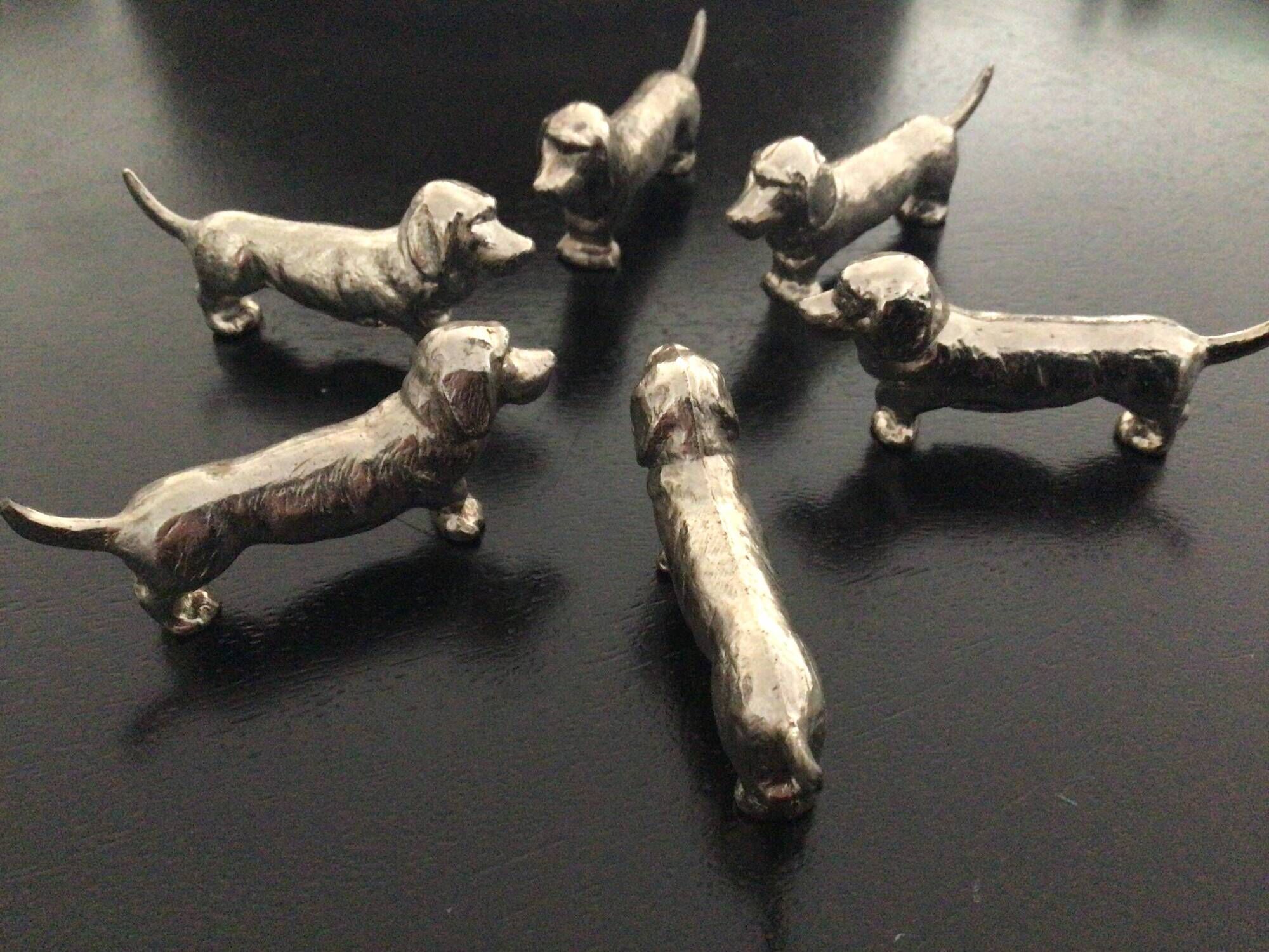 Basset hound knife rest
