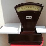 Sawbones in bakalite testut scale