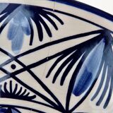 Set of three painted Spanish ceramic dishes - ⌀ 23, 26 and 32 cm