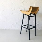 Tabouret en bois et en fer