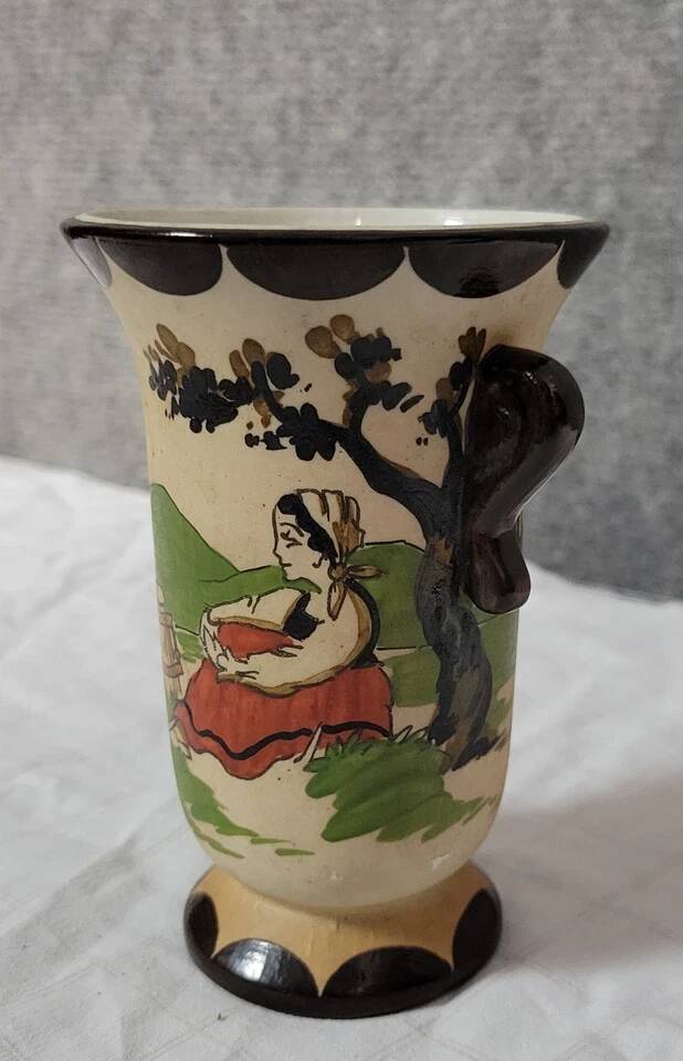 Hendaye Gaitaud: vase with Basque decoration signed under the heel