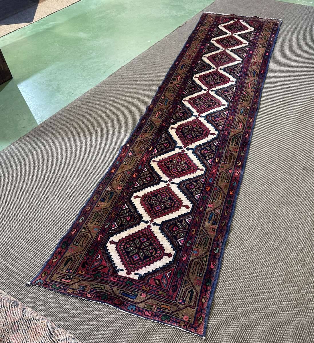 Tapis iranien en laine fait main