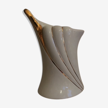 White vase with wave effect and golden edging