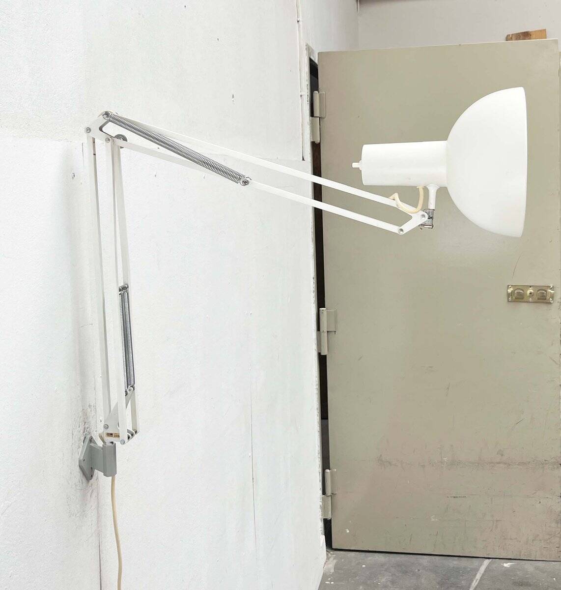 Mid-Century Modern It Task Wall Lamp from Louis Poulsen, 1970s