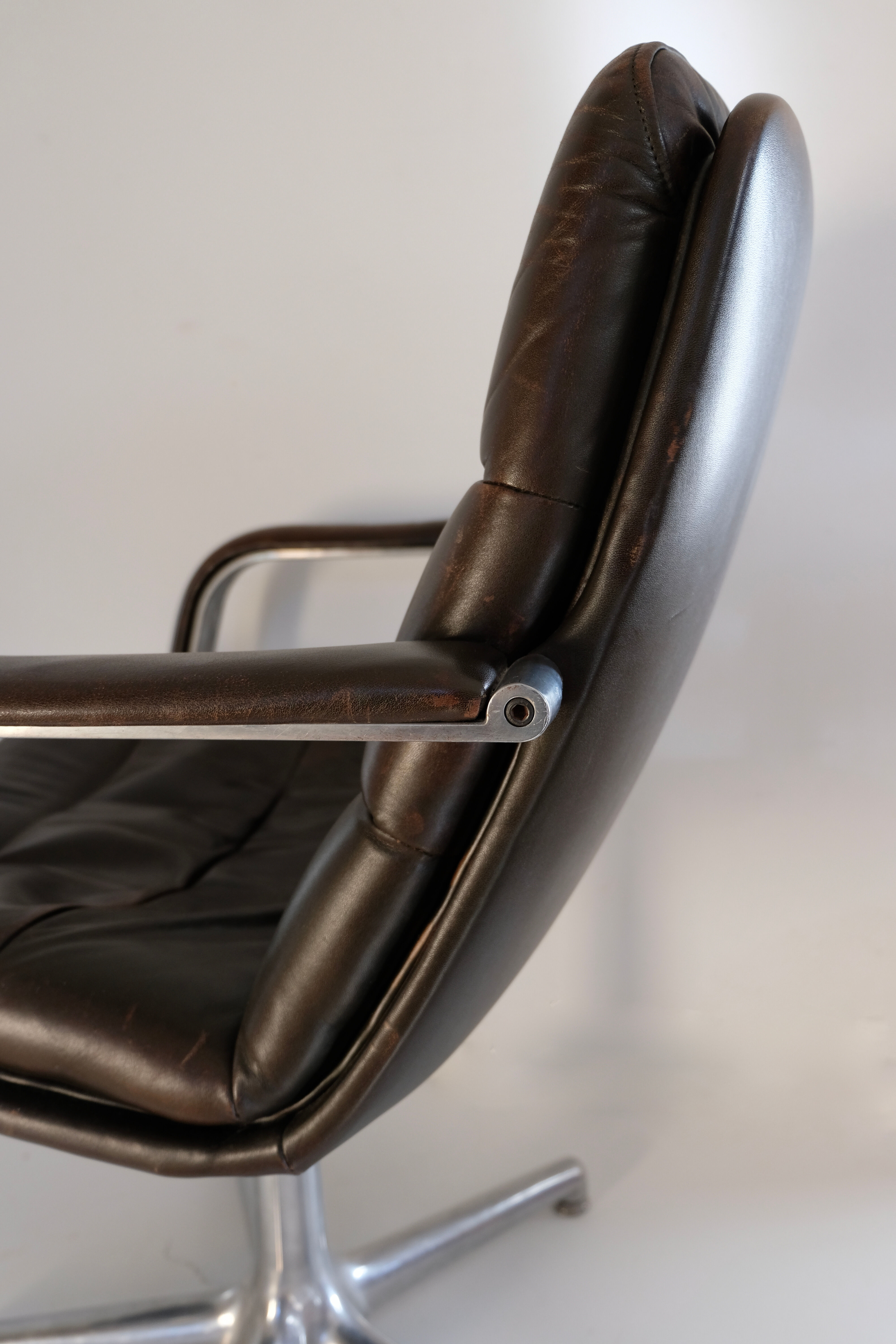 Geoffrey Harcourt's office chair for Artifort