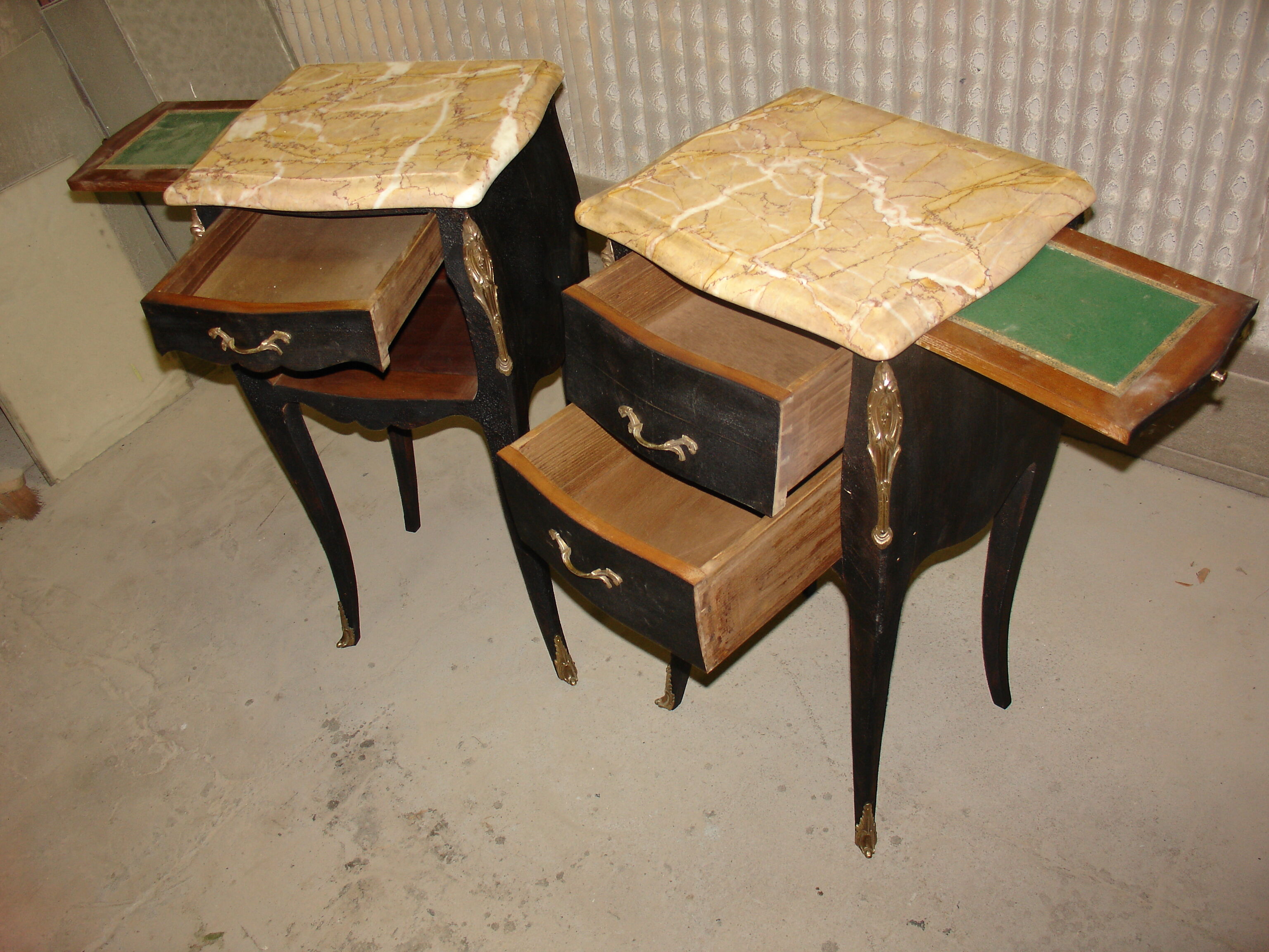 Paire de chevets de style Louis XV relooking Shou sugi ban