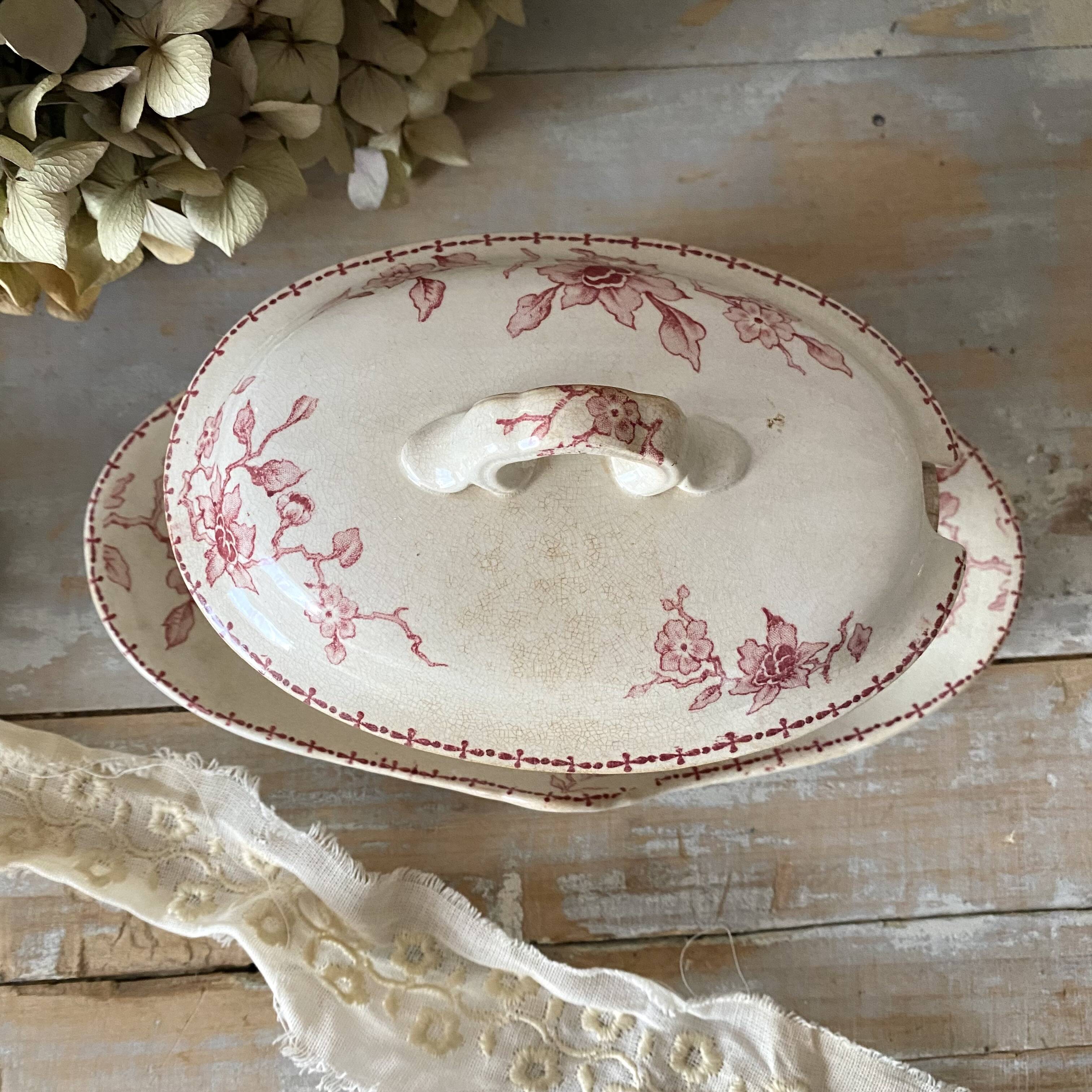 Lunéville ironstone sauceboat, Dutch model