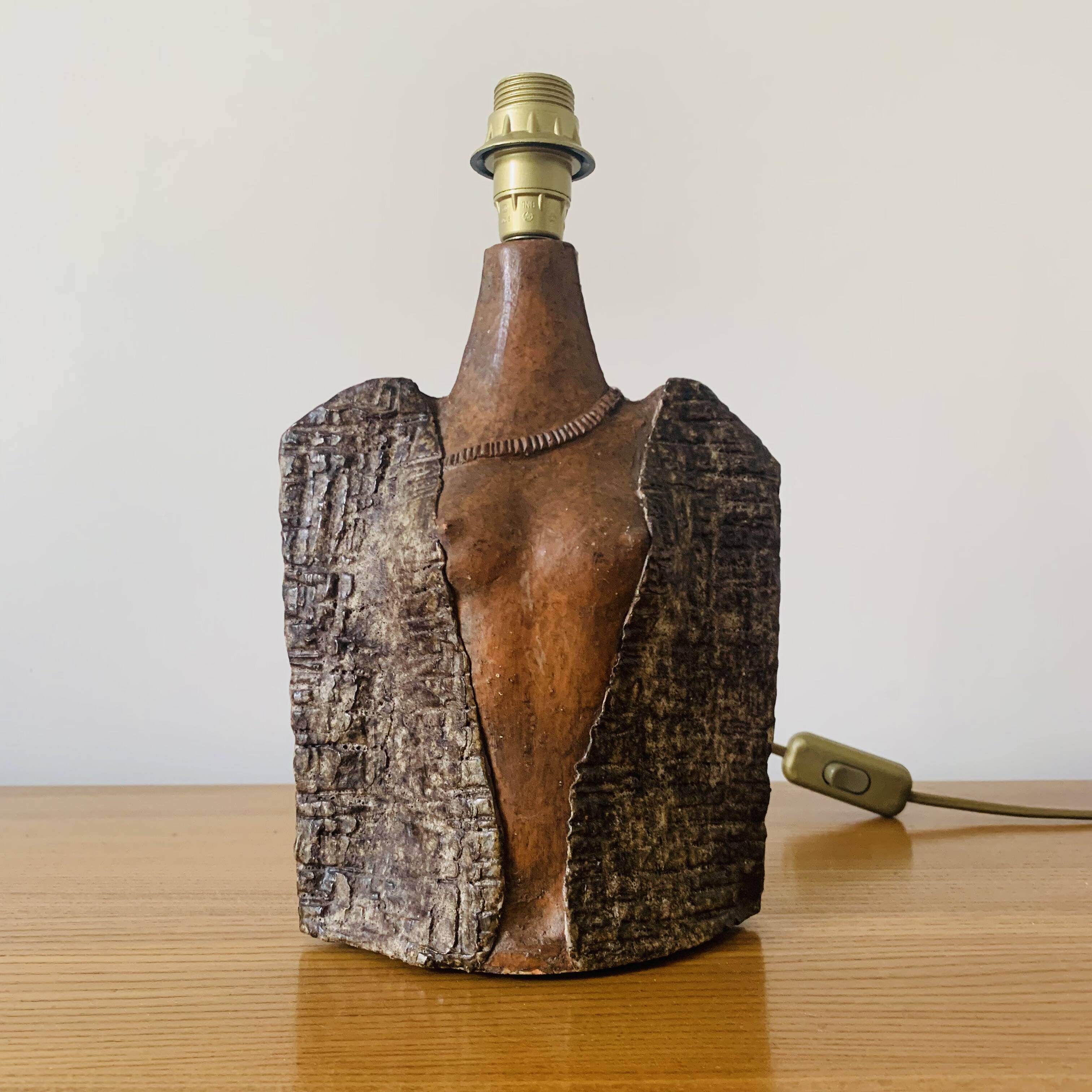 Sandstone lamp in the shape of a woman's bust