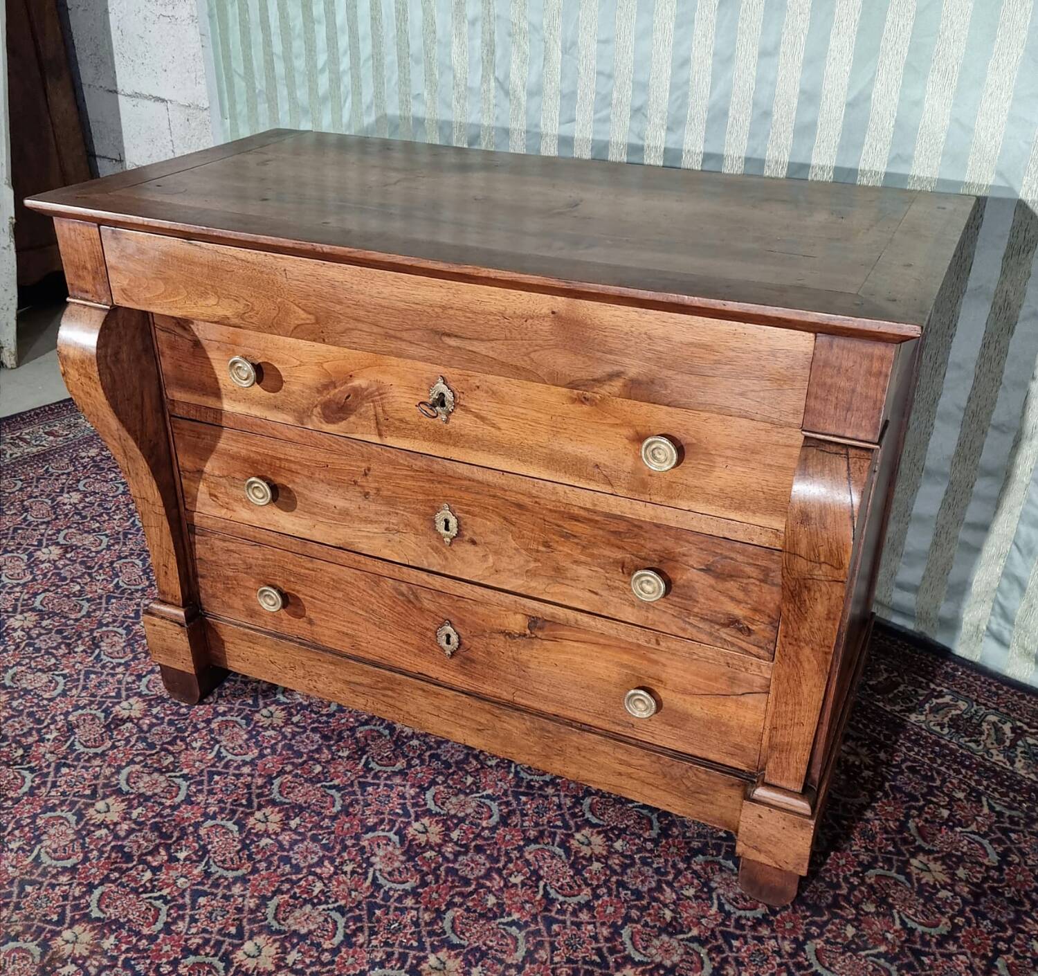 Restoration Walnut Chest of Drawers, 19th Century - Louis Style