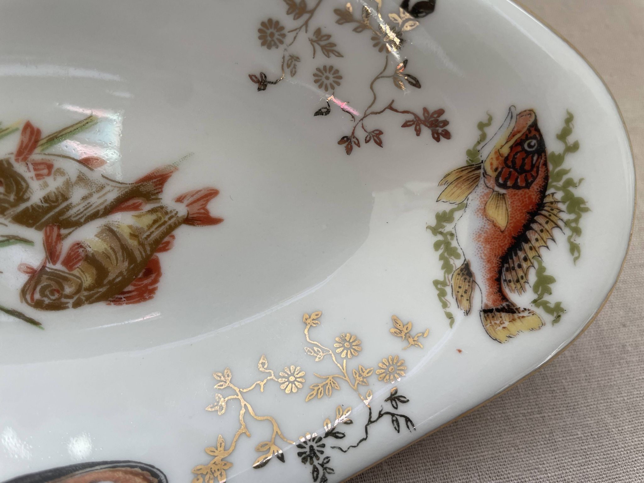 Pair of vintage marine-themed dishes in Berry porcelain.