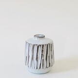 Ceramic vase by Nel Goedhart H9.5cm