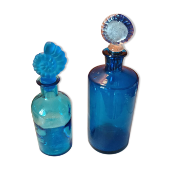 Ensemble de 2 flacons en verre bleu