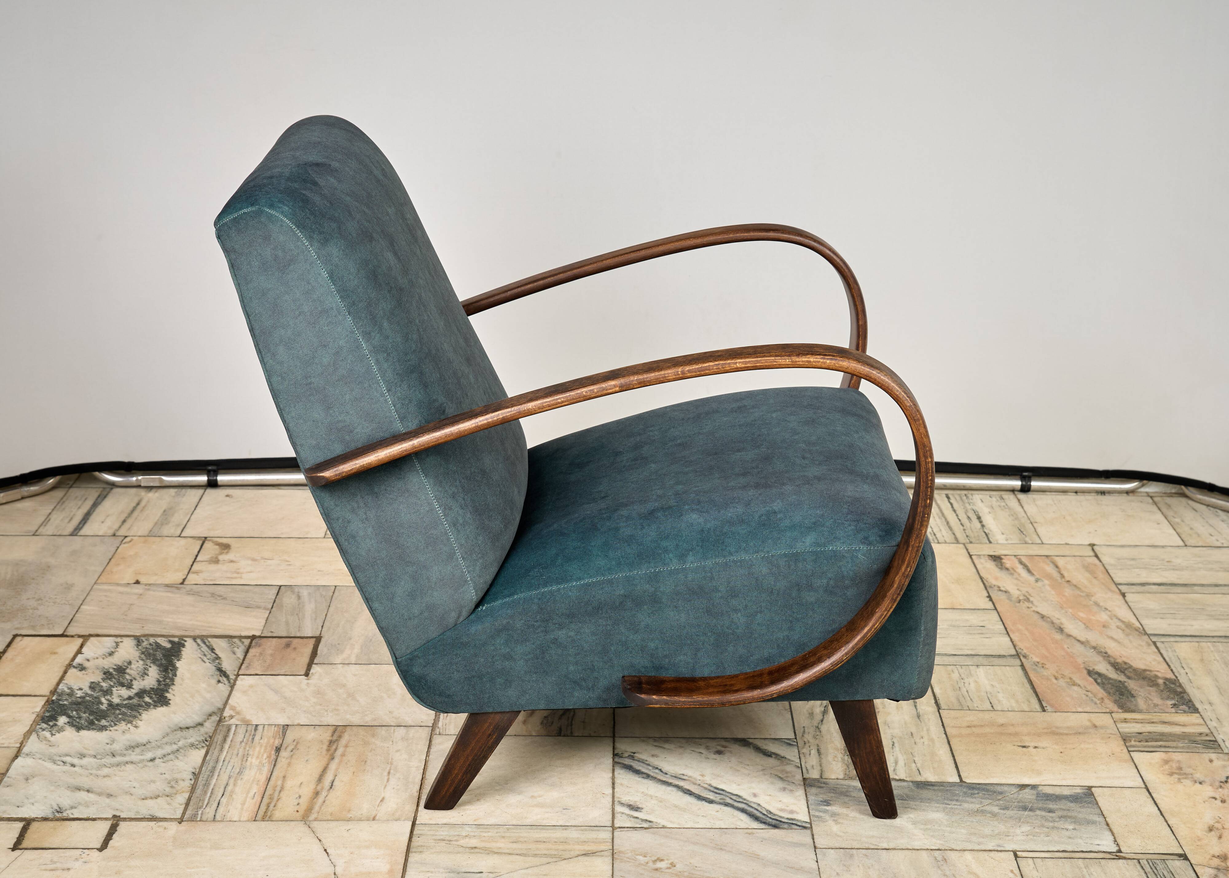 H 410 armchair designed by Jindrich Halabala, Czechoslo