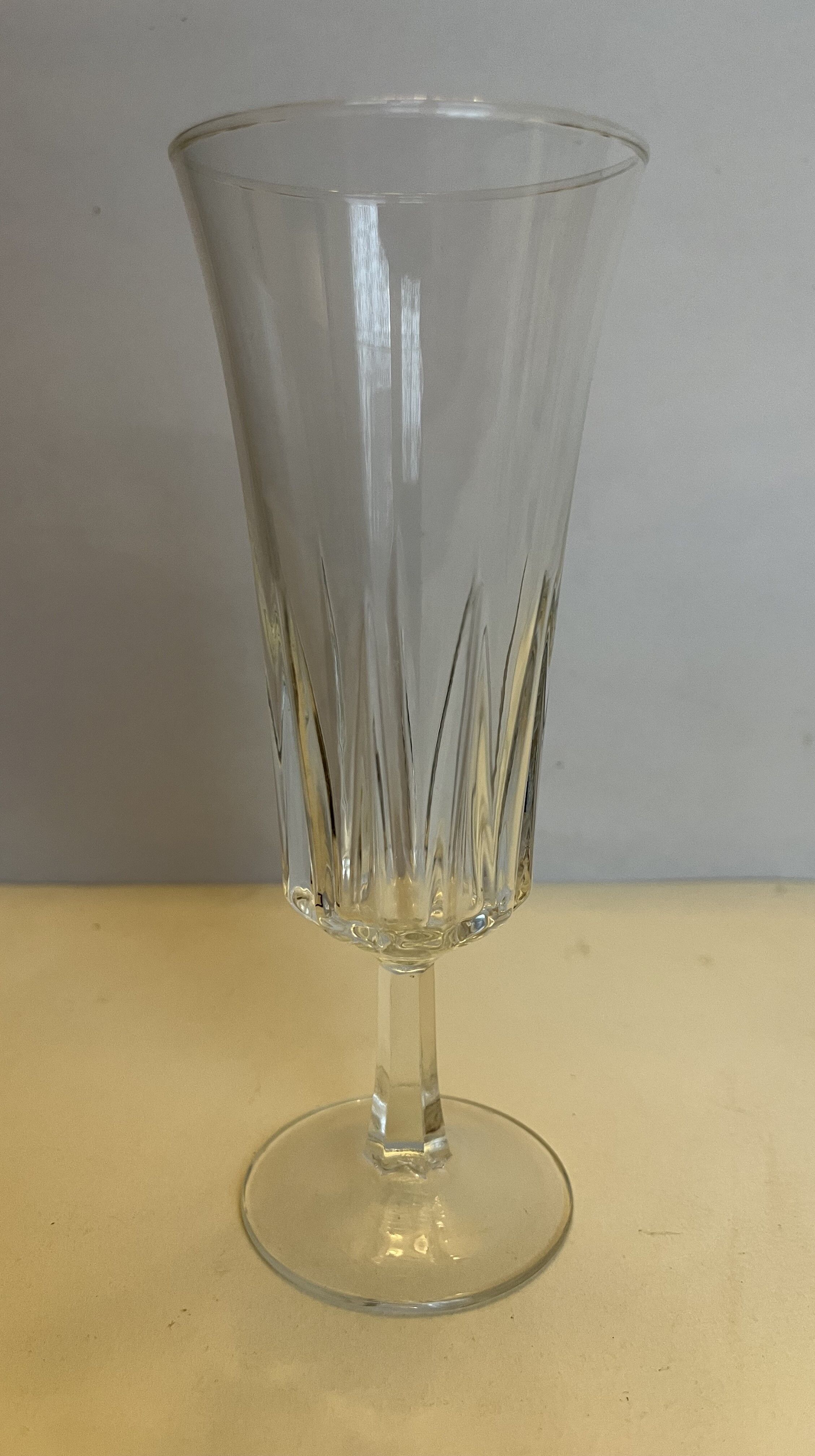 6 Champagne flutes