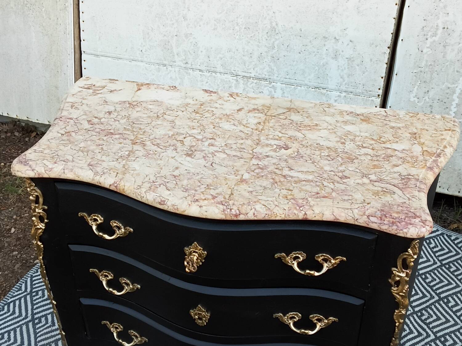 Petite commode noire