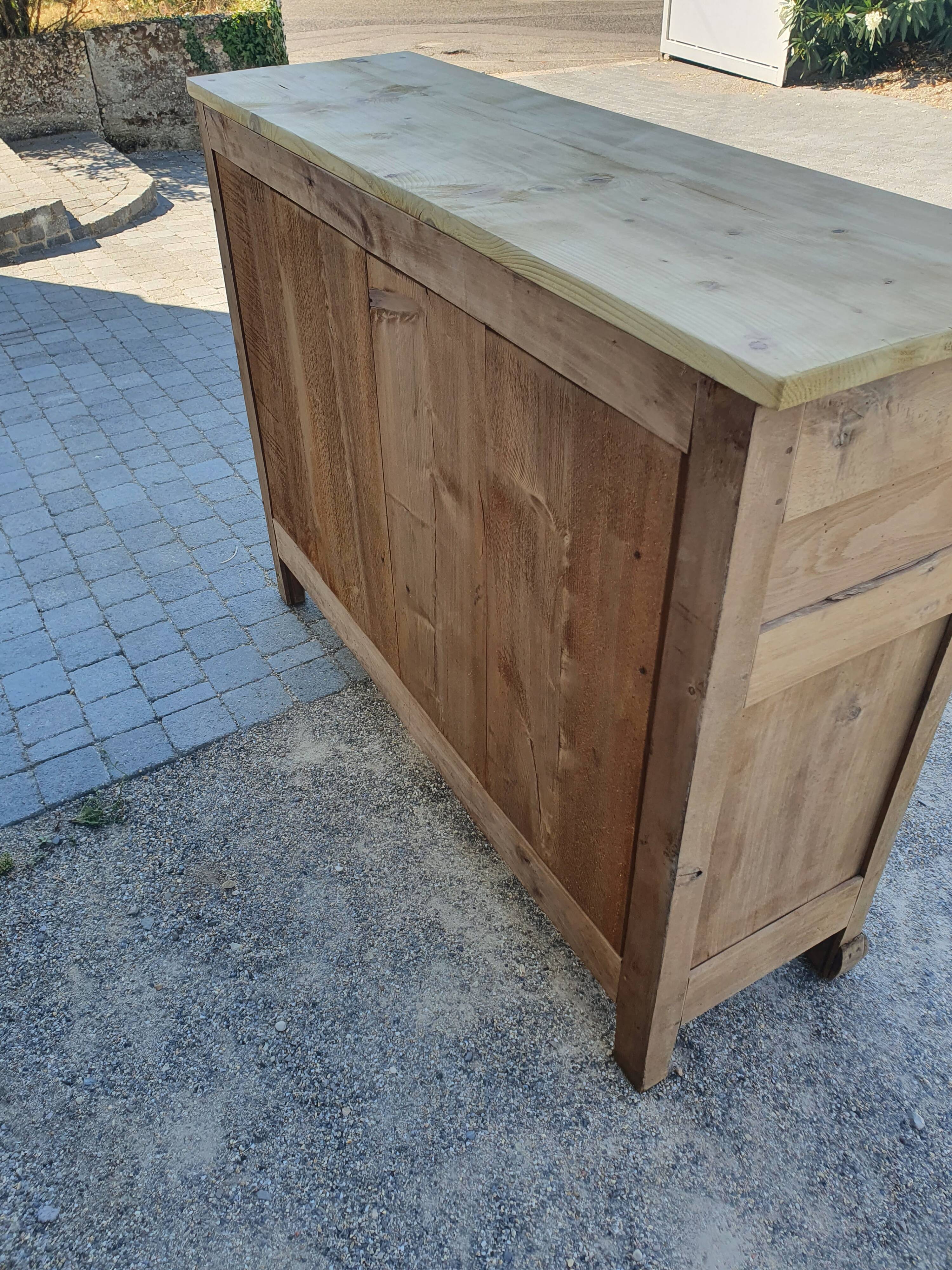 Bahut buffet furniture of old raw wood shallow