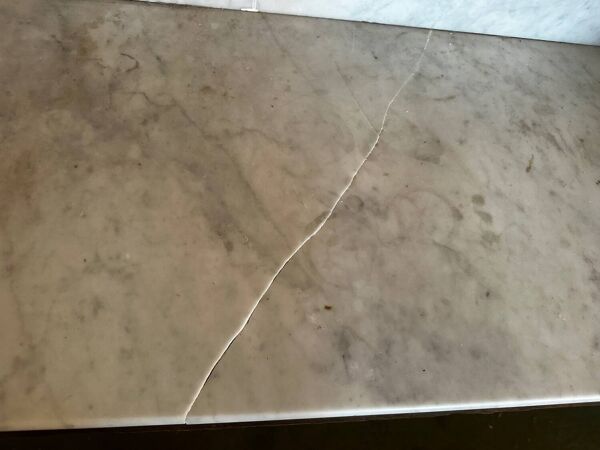 Commode de toilette XIX e s en noyer et marbre style Louis Philippe