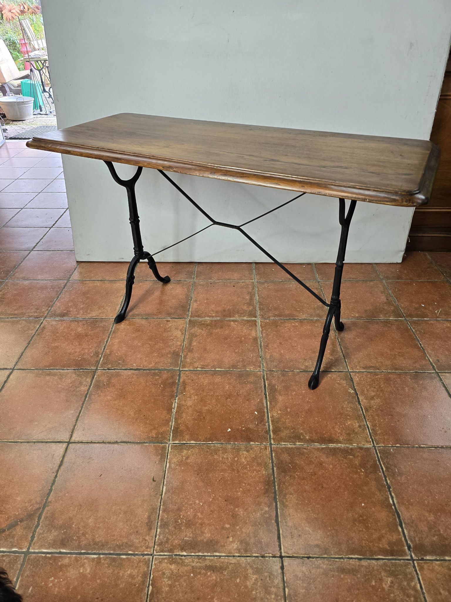 Old oak bistro table, 125cm long.