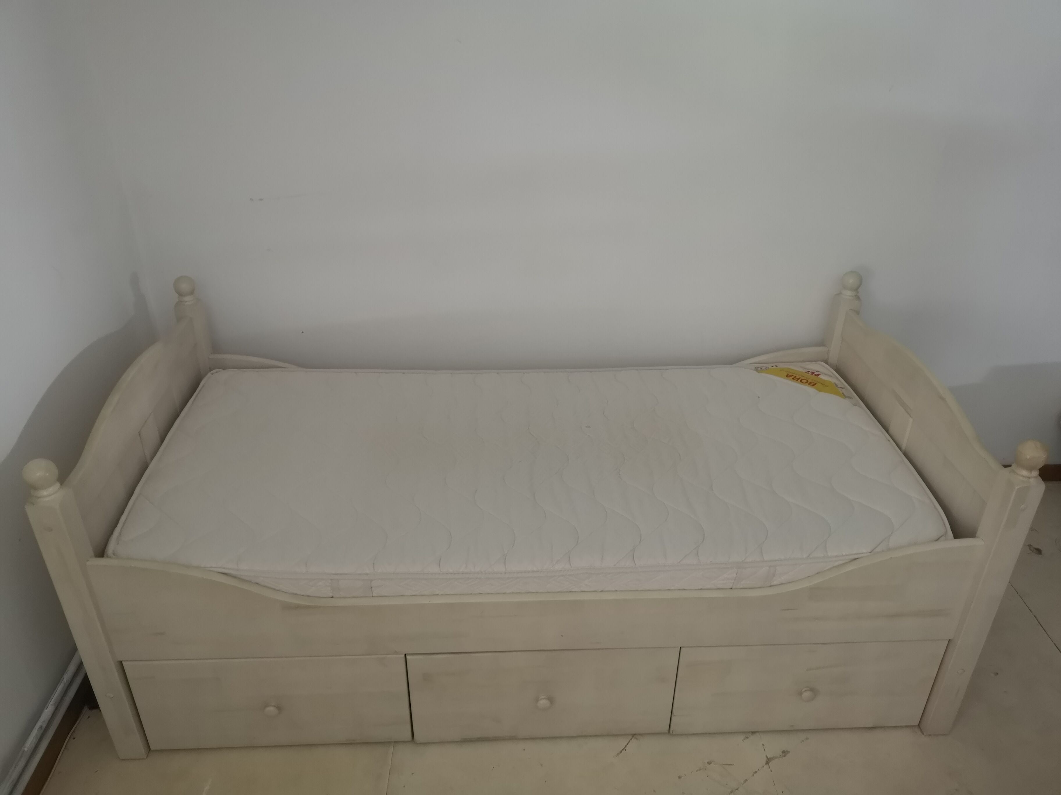 Child bed solid wood white cerusé