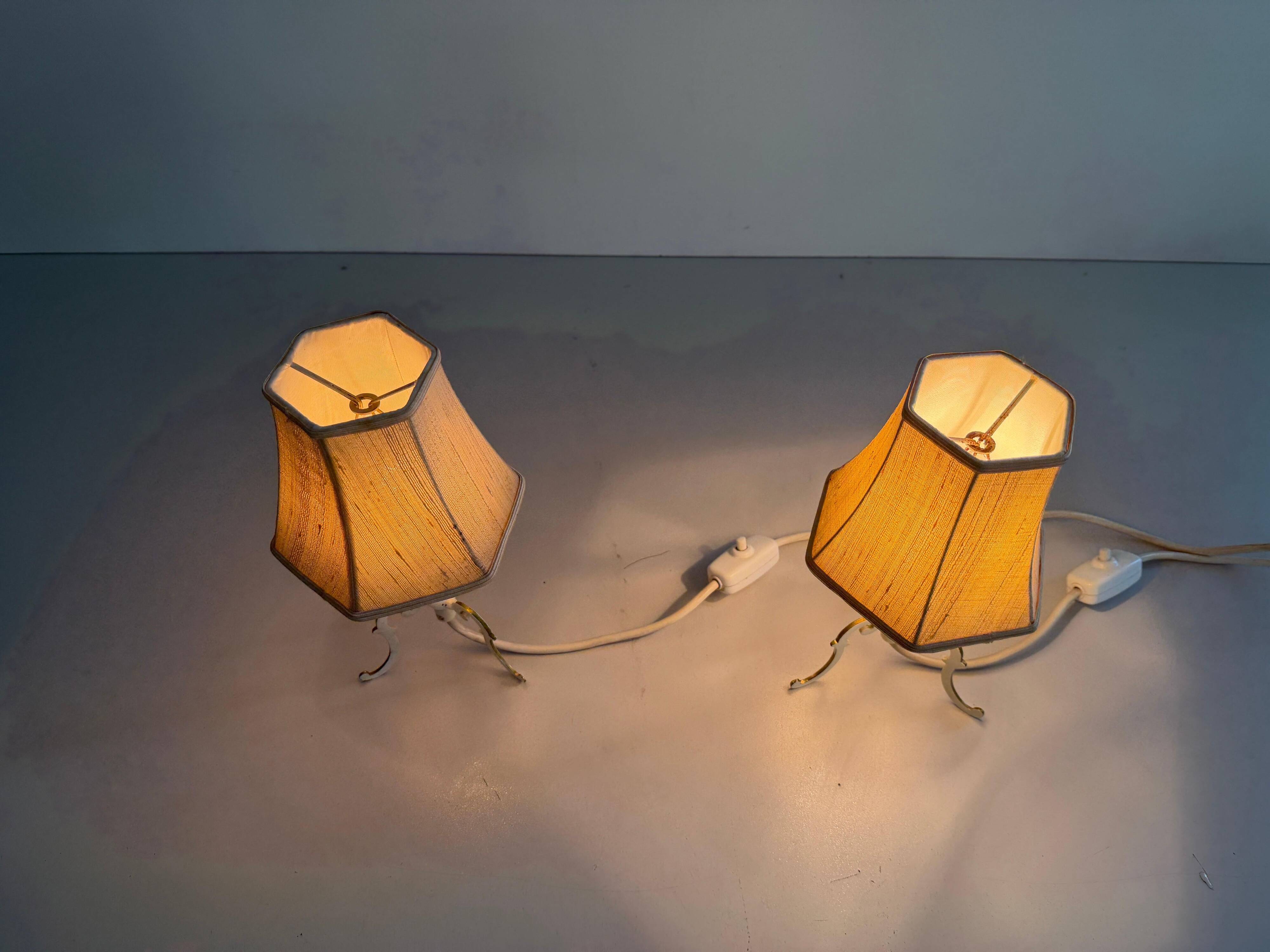 Paire de lampes de chevet du milieu du siècle en laiton et abat-jour en tissu, années 1960, Allemagne