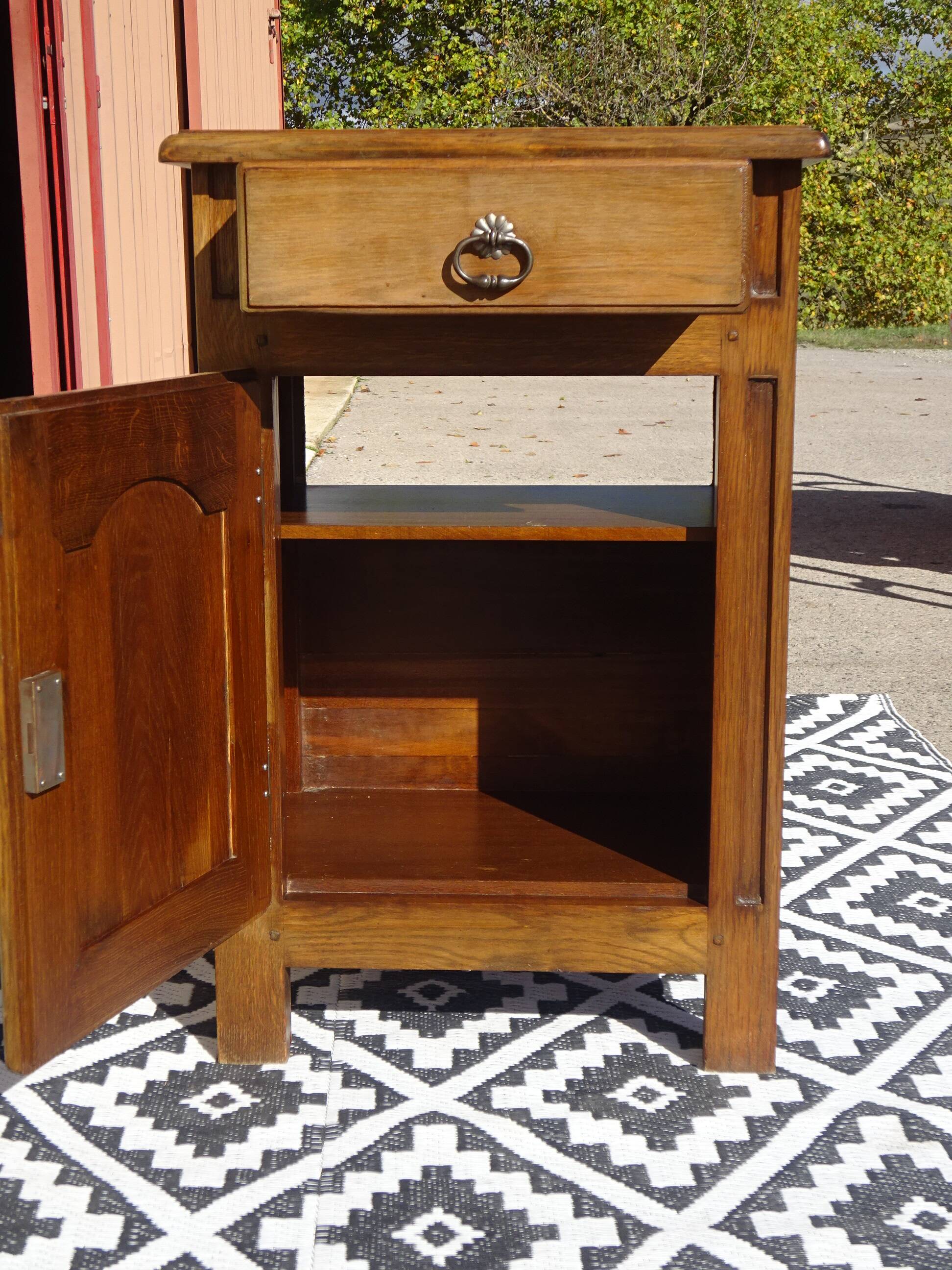 Rustic wooden confiturer