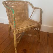 Set of table + children's chair in rattan.