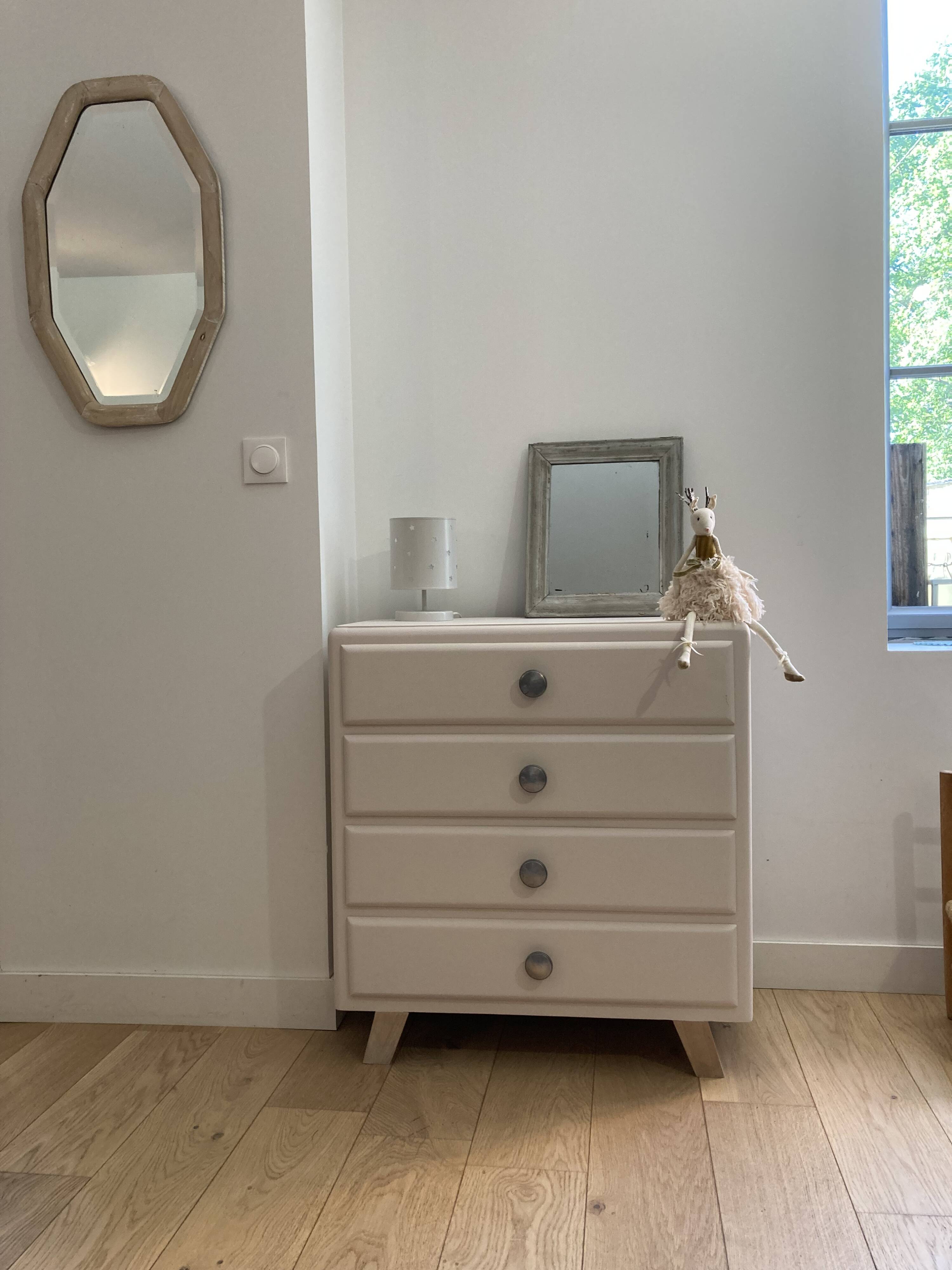 Vintage chest of drawers