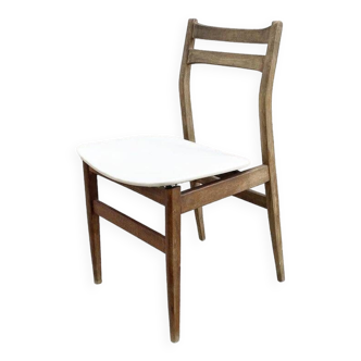 Chaise scandinave en skai blanc