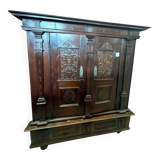 Armoire d’apparat 17e en noyer massif