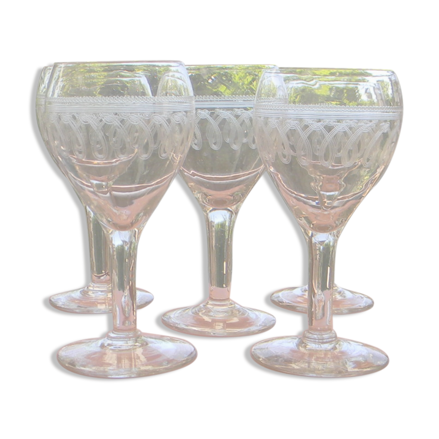 Lot de 5 verres anciens en verre frise gravée