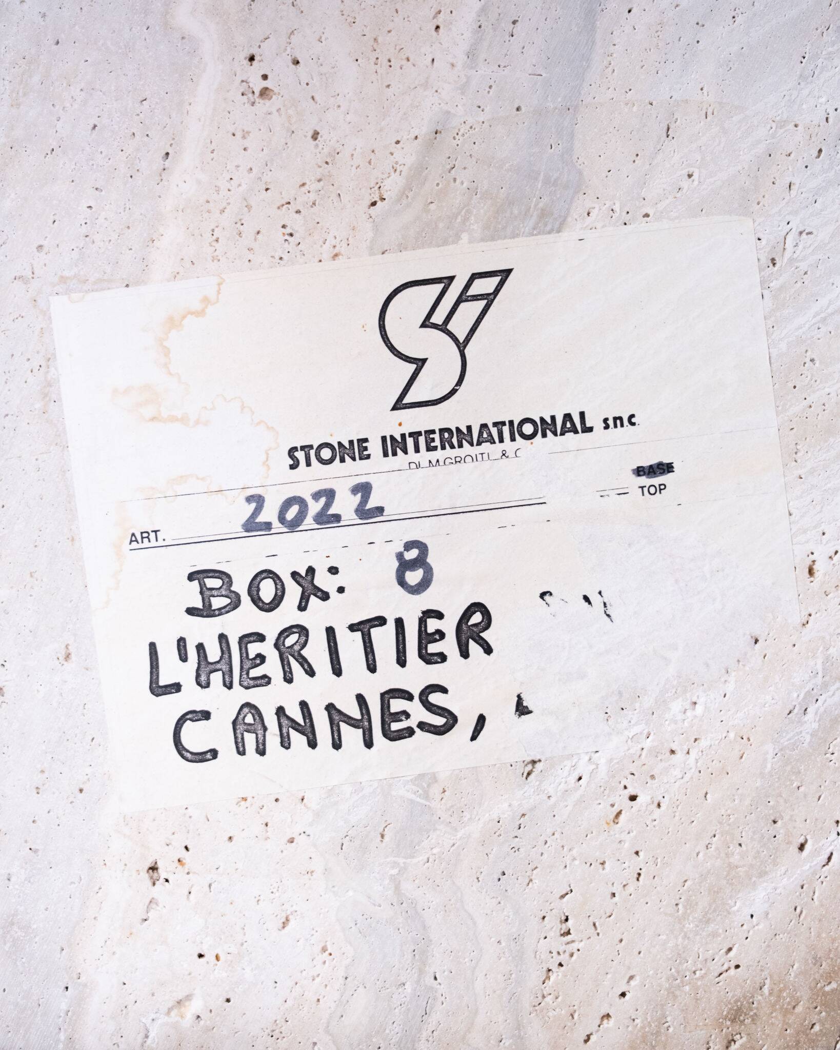 Pedestal dining table in travertine, Stone International, Italy, 1970s