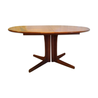 Vintage Scandinavian style dining